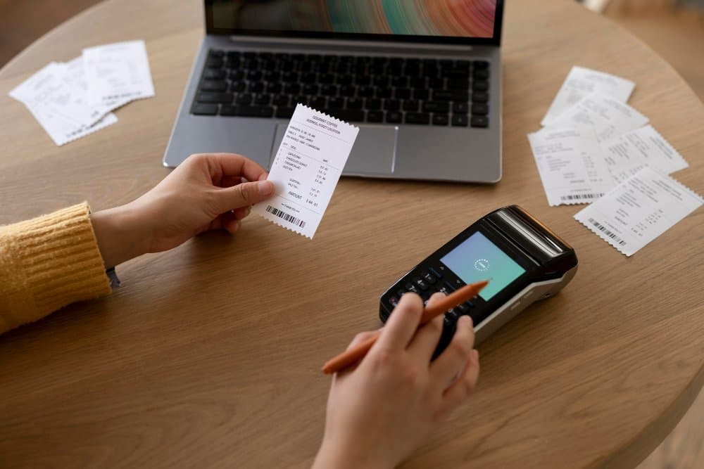 Photo shared by Invoice Cave: In today’s fast-moving business environment, speed and efficiency are everything. Sending invoices o