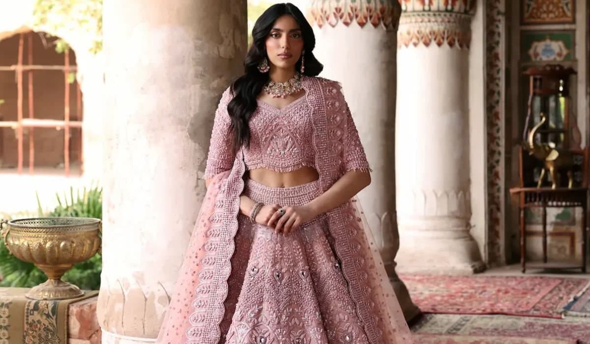 Photo shared by waqasshahofficialusa: Luxury Bridal Dresses: Handcrafted Blush Pink Lehenga Choli for Wedding Season 2026

https://waqas