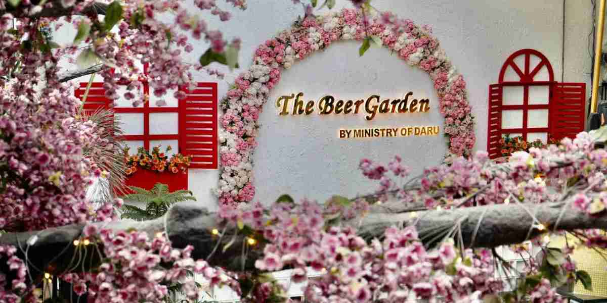 A Night Out in Best Restaurants in Noida for The Beer Garden: Top Bars and Clubs
